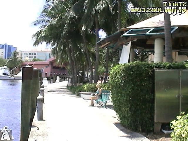 12P 12 pics and 1 movie of Leeza from Street Blowjobs