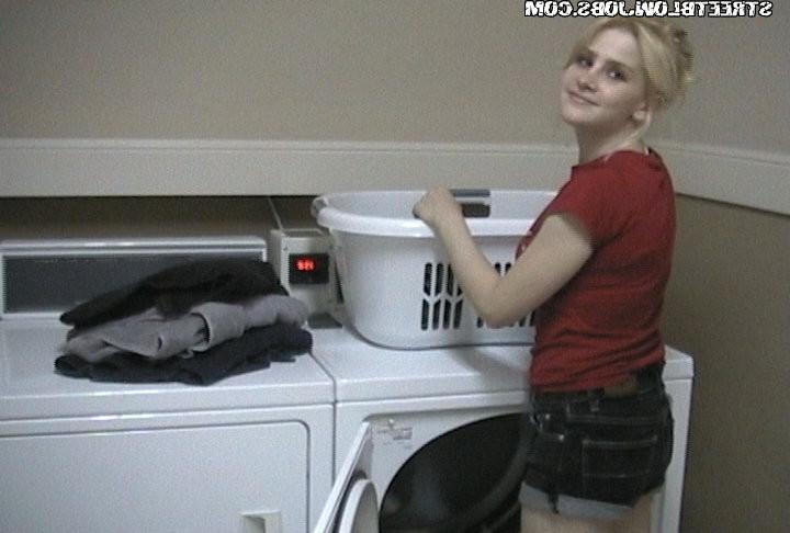 11P 12 pics and 1 movie of Melanie from Street Blowjobs