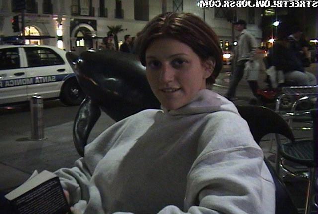 12P 12 pics and 1 movie of Eve from Street Blowjobs