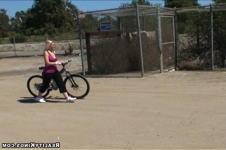 12P 12 pics and 1 movie of Alex from Street Blowjobs