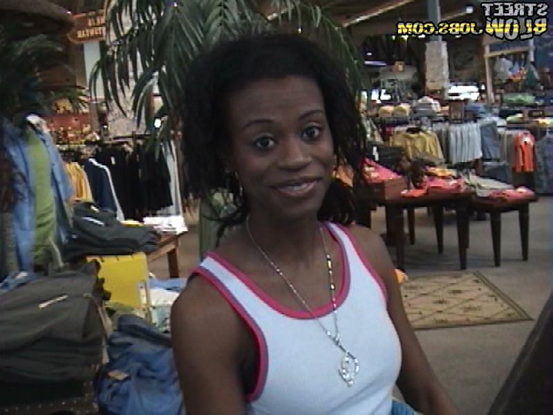 12P 12 pics and 1 movie of Serenity from Street Blowjobs