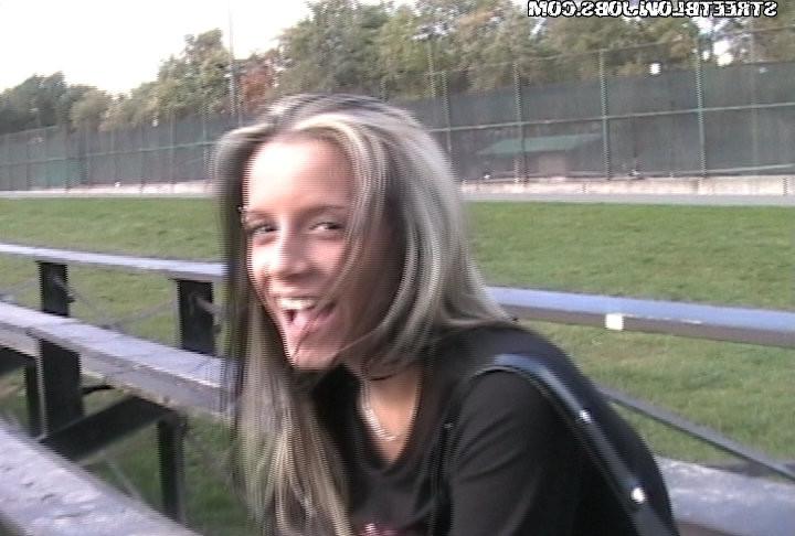 12P 12 pics and 1 movie of Pamela from Street Blowjobs
