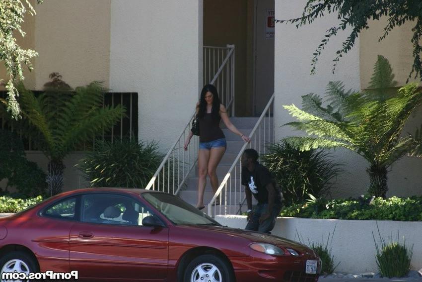 16P wife dating black guy shows on spycam