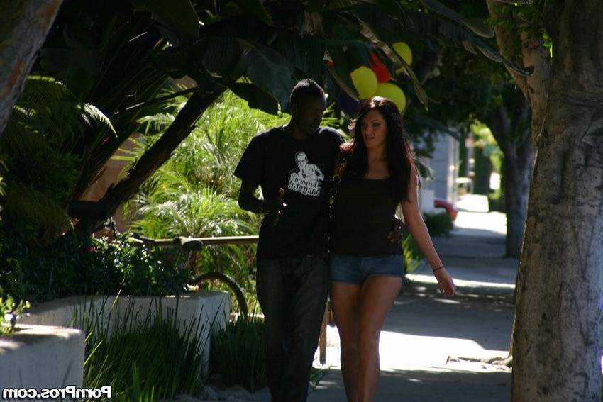 16P wife dating black guy shows on spycam