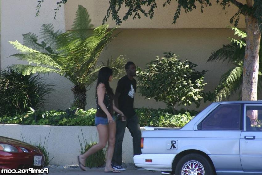 16P wife dating black guy shows on spycam
