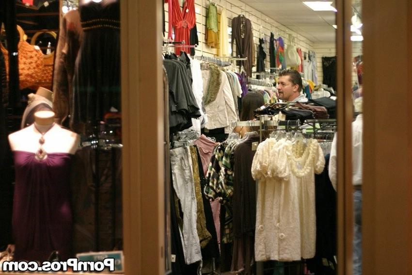 16P girl caugh on tape dating a married guy