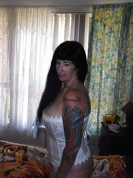 25P Sexy Dressed Dating-Site Milfs