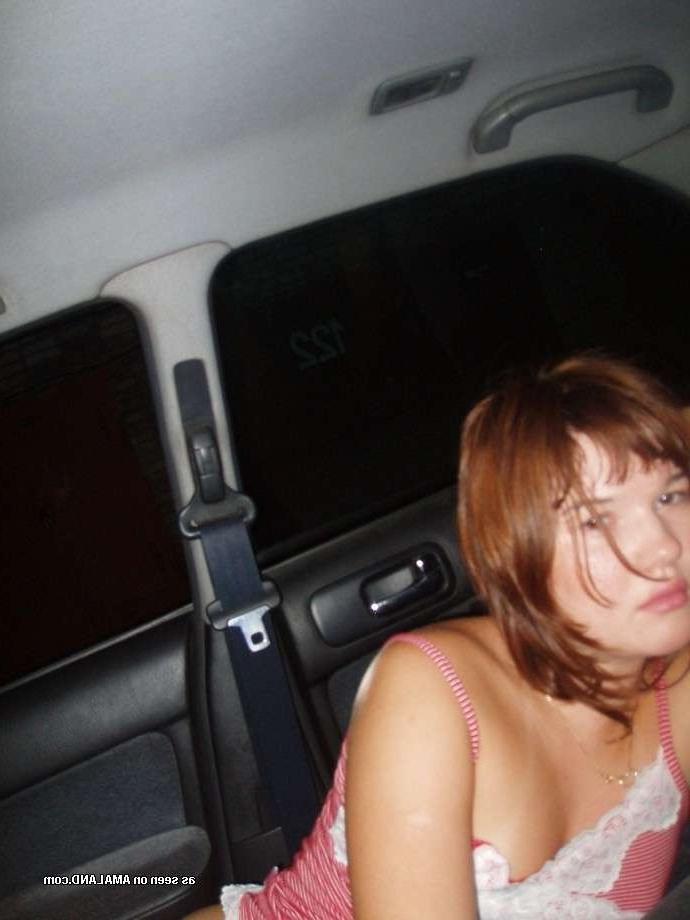 15P Nineteen year old girlfriend fingered and fucked in homemade pix
