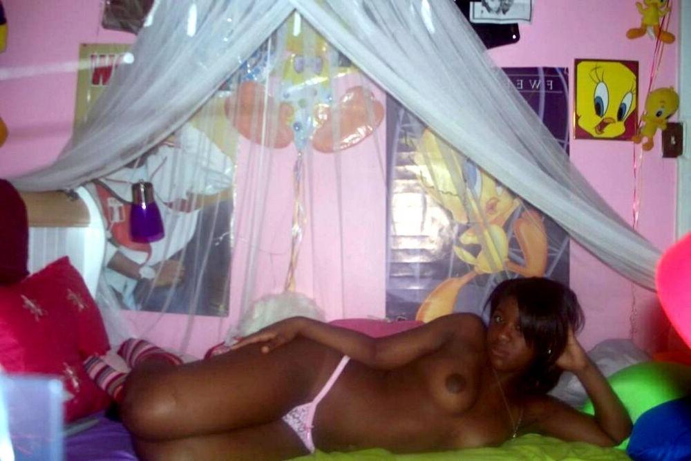 15P Black teen gfs posing and exposed pics page 4