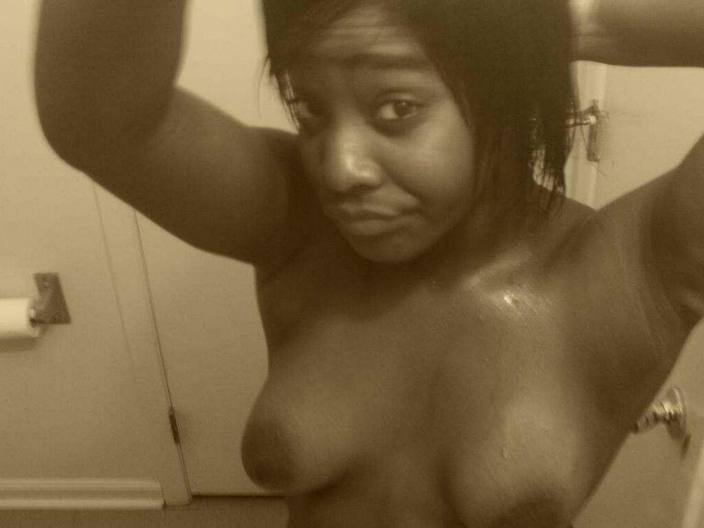 12P Teenie Blacks - Black teen gfs are posing and fucking gallery 17