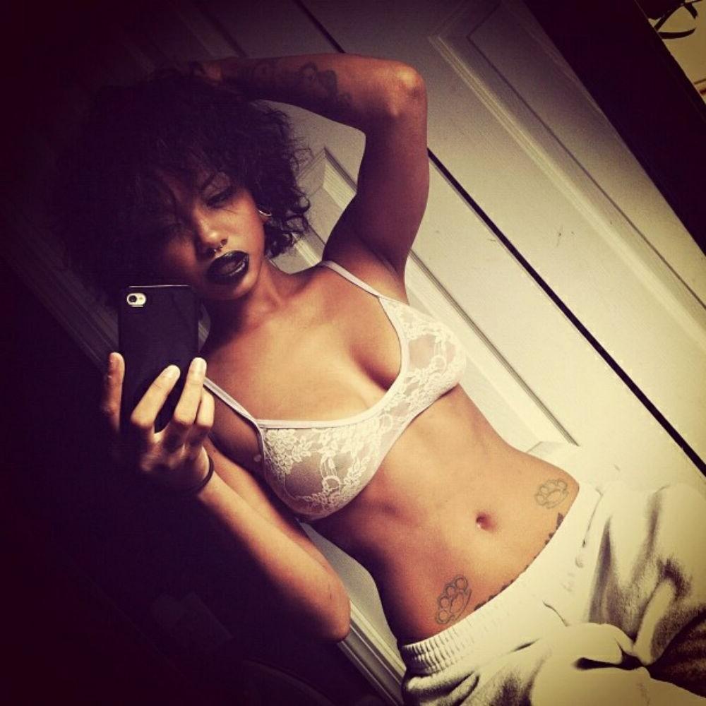 15P Black Teen Submit - Black teen gfs are posing and fucking gallery 18