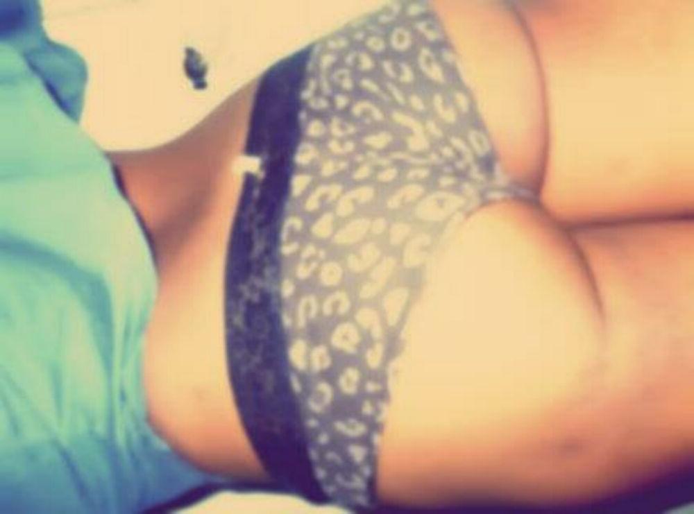 15P Black Teen Submit - Black teen gfs are posing and fucking gallery 18
