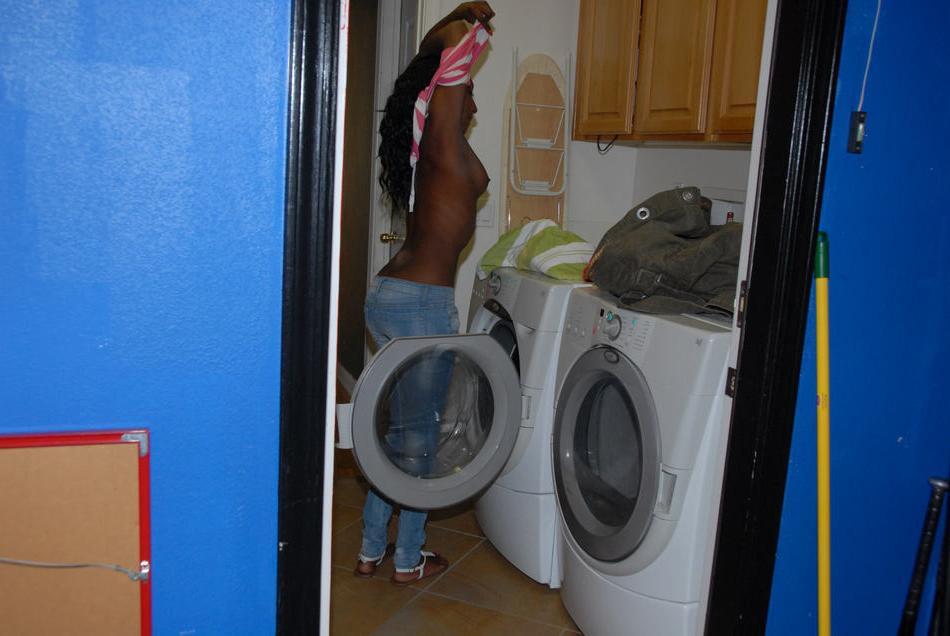 15P Amateur ebony teen girlfriend shows glorious round black booty