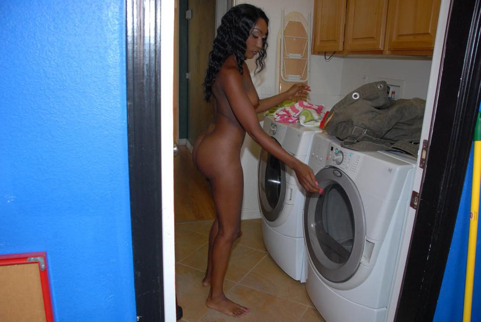 15P Amateur ebony teen girlfriend shows glorious round black booty