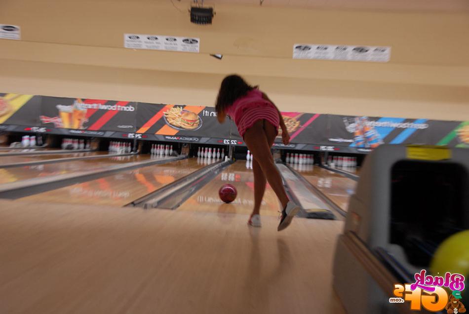 15P Amateur ebony girlfriends flash titties and round black booties