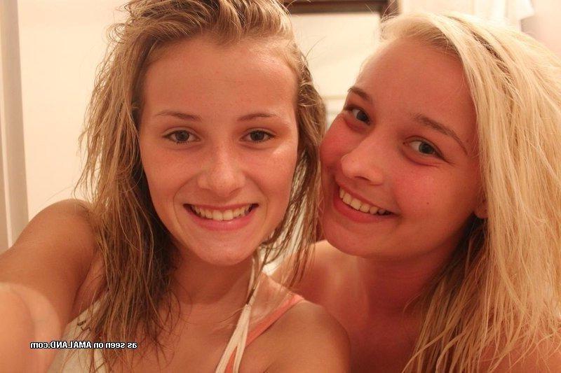 10P Gallery of sexy lesbian teens having fun during vacation