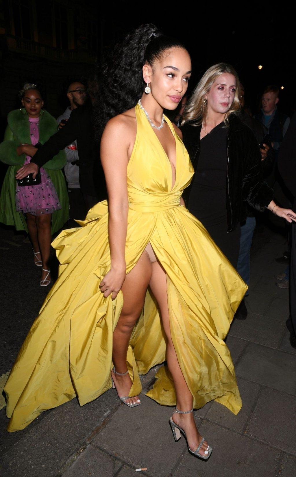 4P Jorja Smith Upskirt