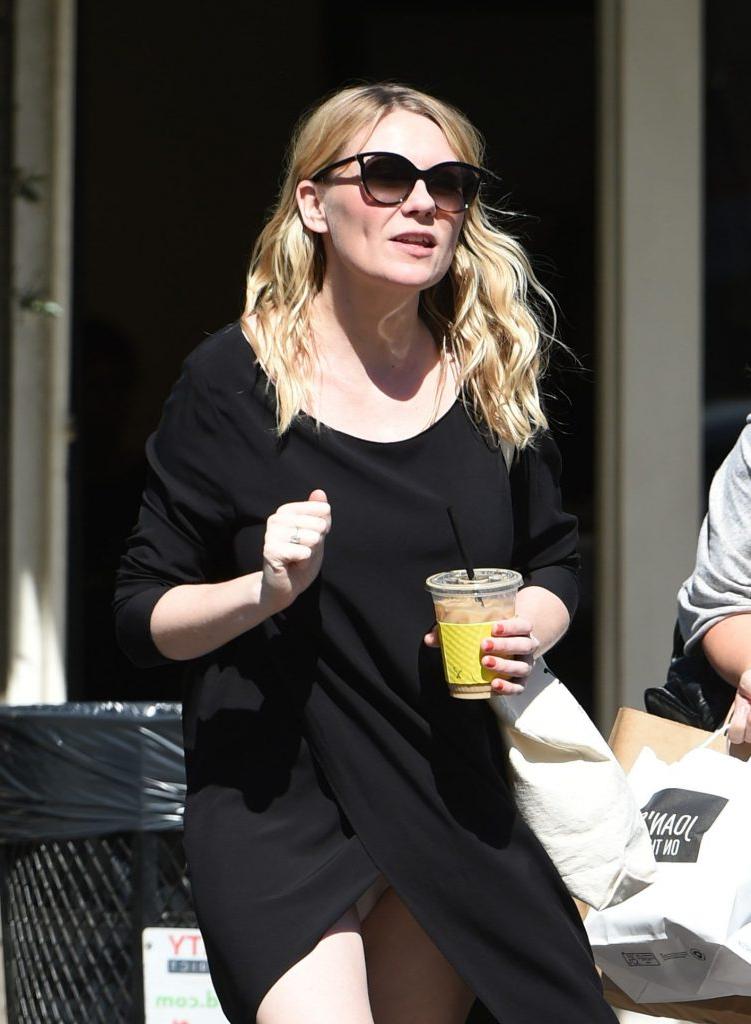 5P Kirsten Dunst Upskirt