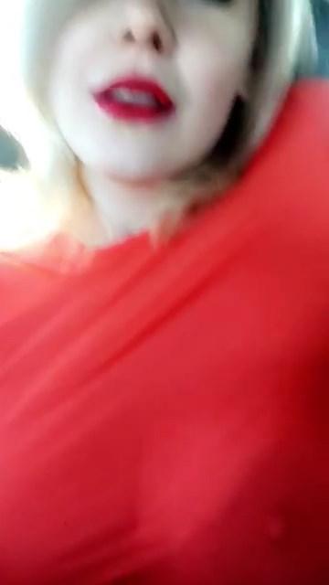 5P Maitland Ward Perky Nipples Snapchat Pics