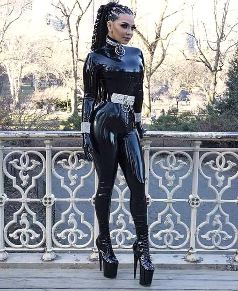 25P Dominant ladies - latex leather etc. 111