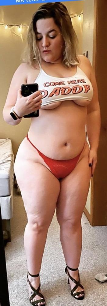 23P Voluptuous Women