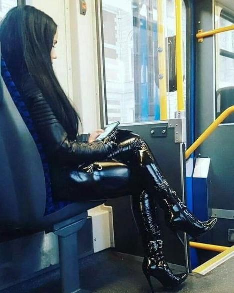 25P Latex &amp; Leather