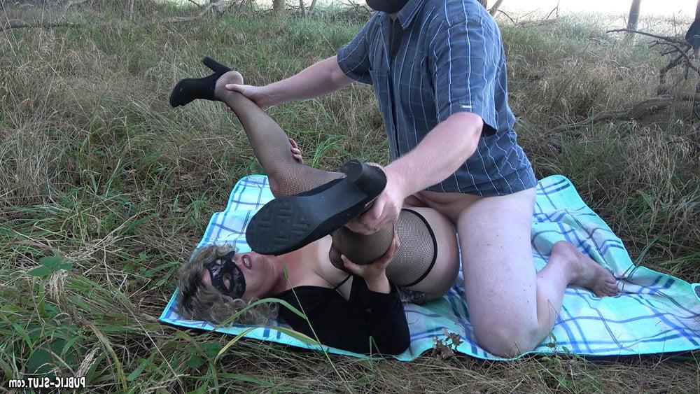 16P Jessica's creampie gangbang in the woods