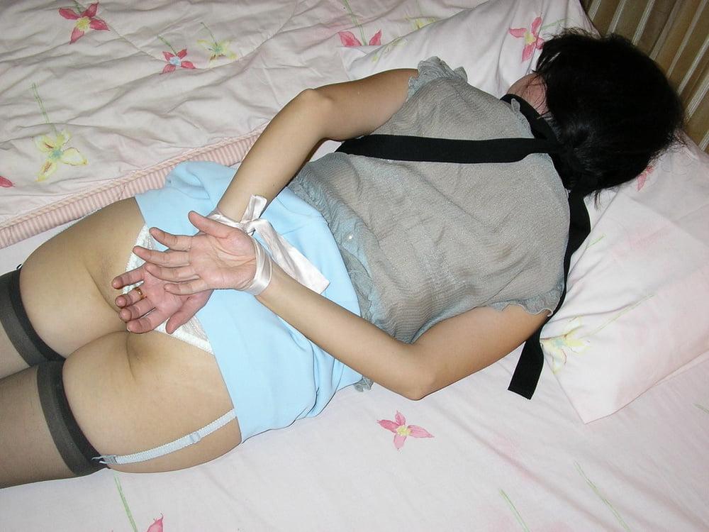 25P Ingga Asian Amateur Bondage 15