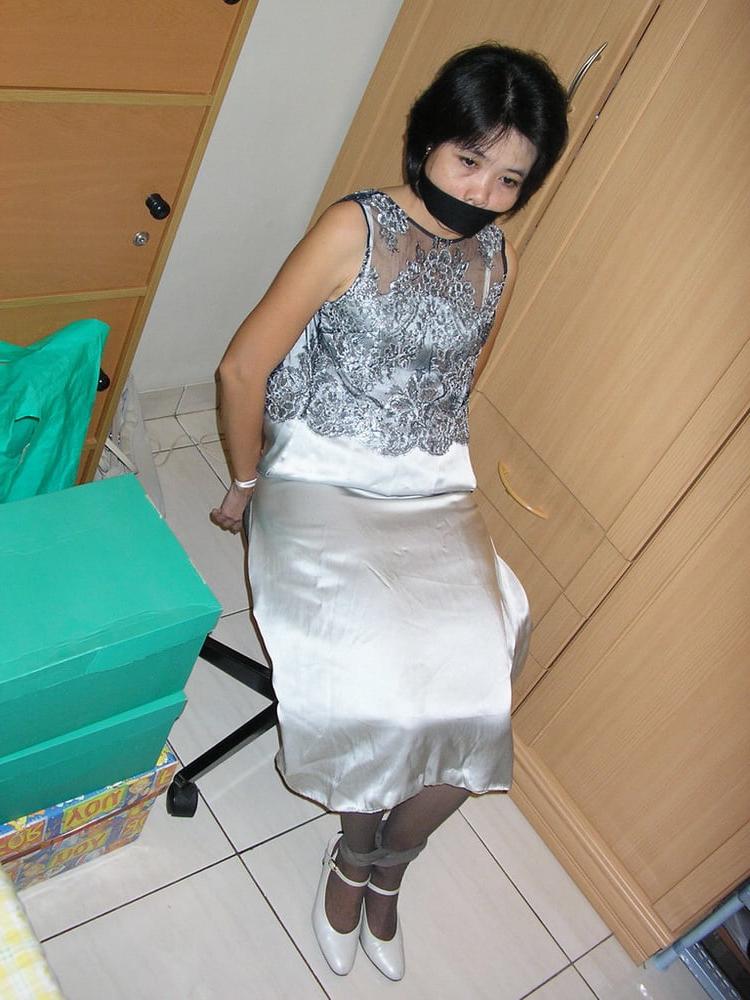 24P Ingga Asian Amateur Bondage 16