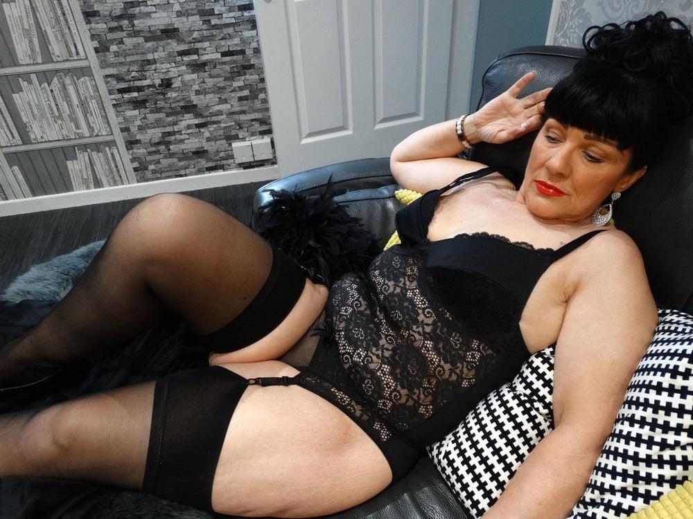 16P Sexy Granny 60