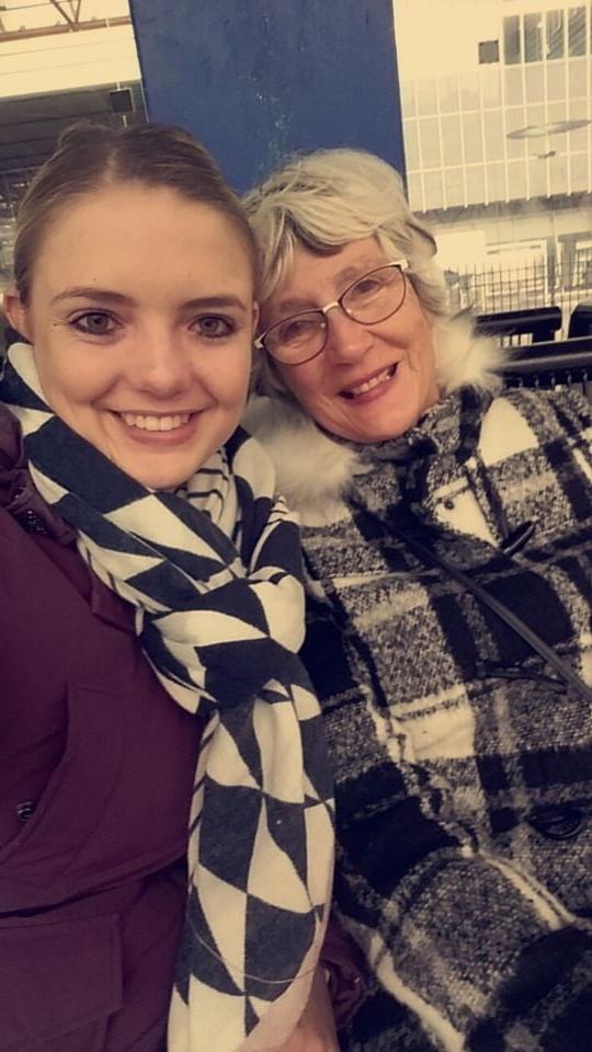 25P Dutch mom &amp; daughter 02