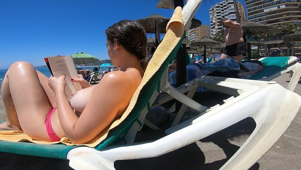 10P Beach Voyeur