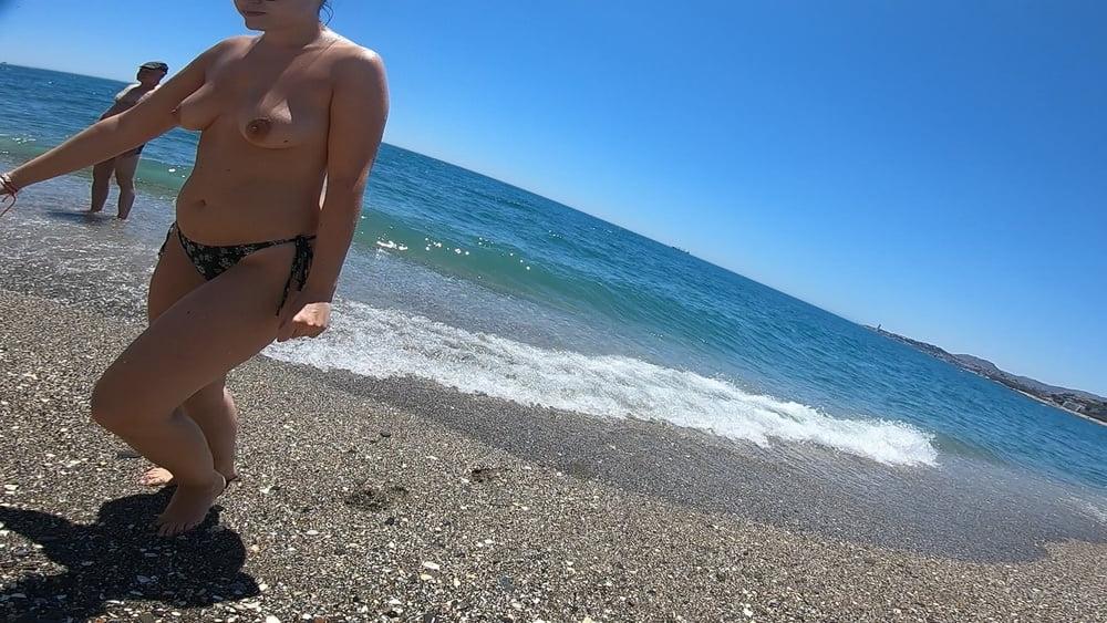 10P Beach Voyeur