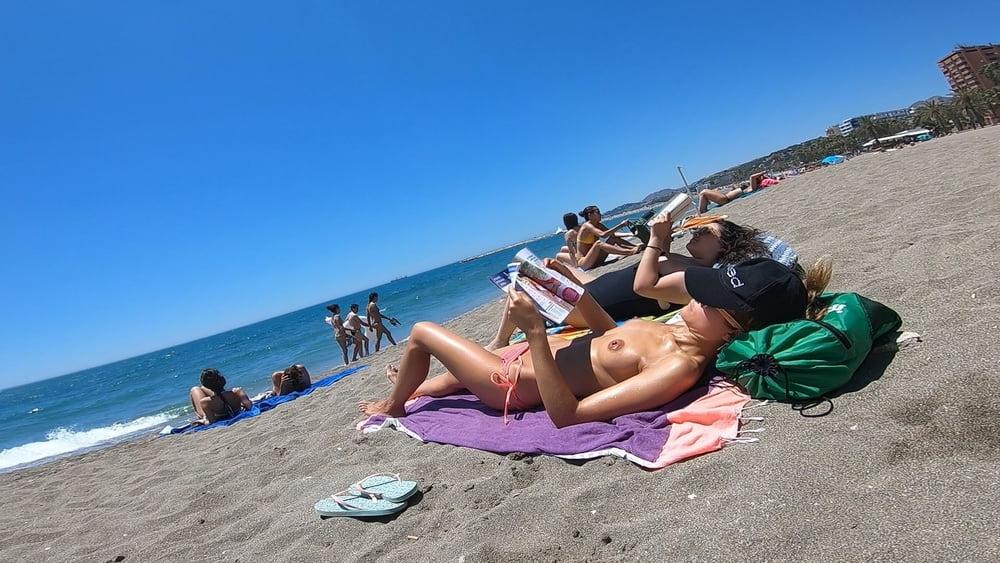 10P Beach Voyeur