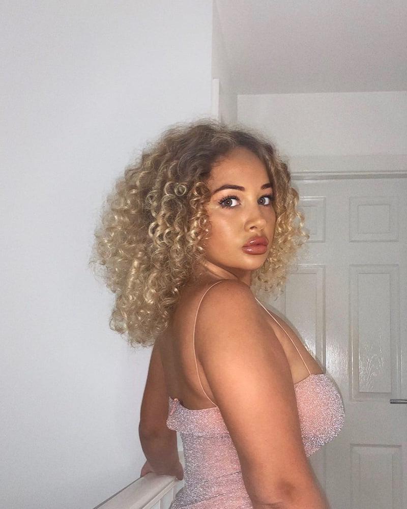 25P Thick big butt lightskin slag Aliyah