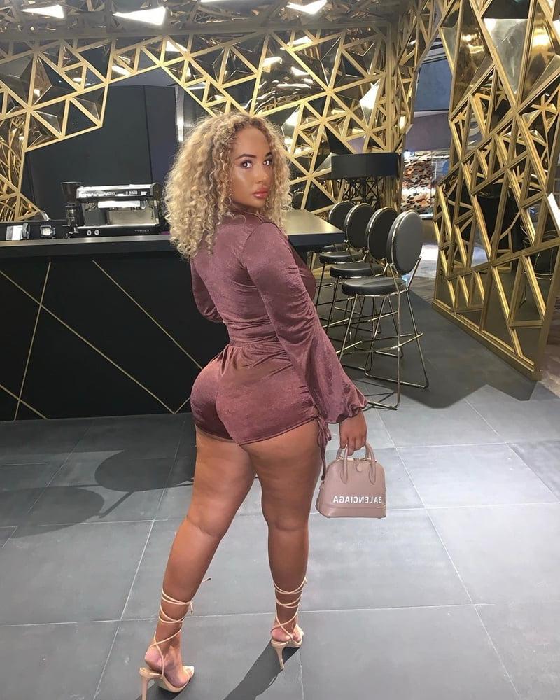25P Thick big butt lightskin slag Aliyah