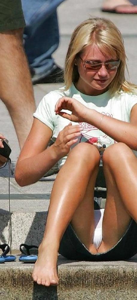 25P Panties upskirt