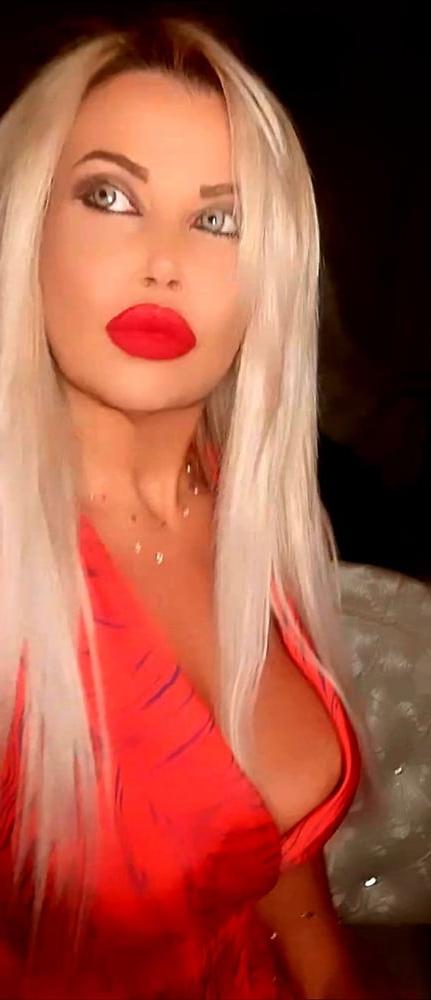 25P Greek Huge tits Vol 4