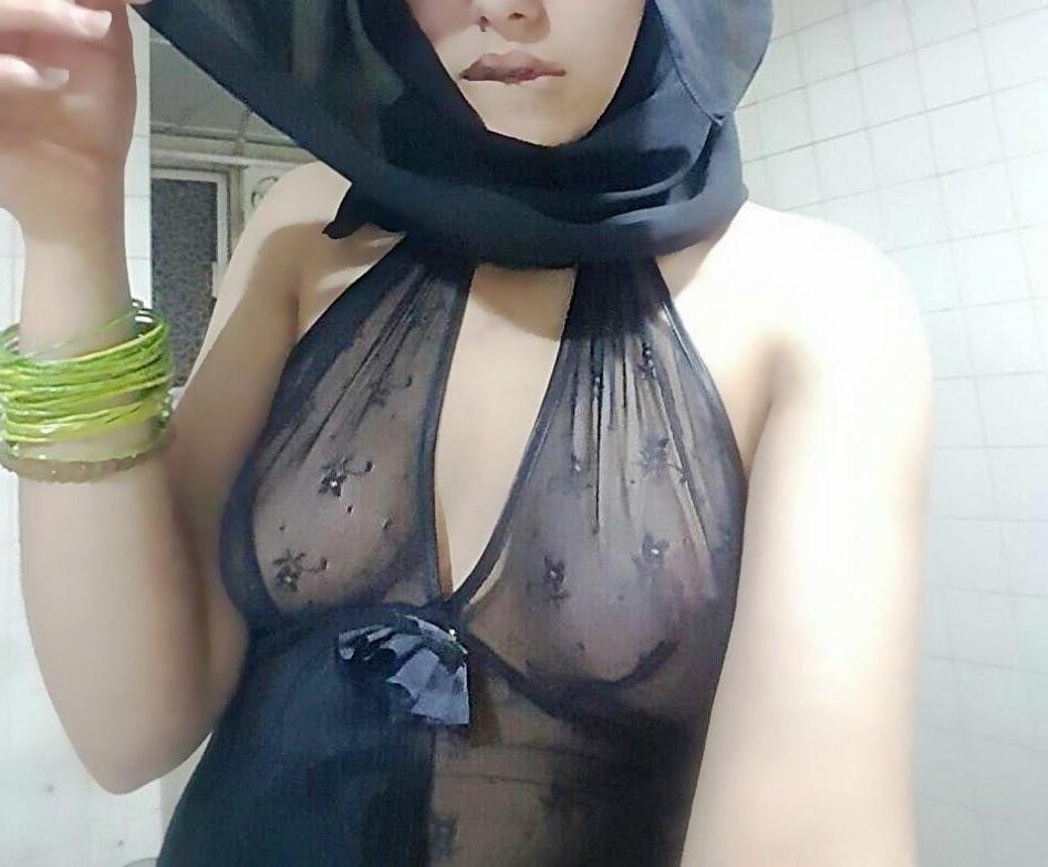 25P Gadis melayu tetek besar