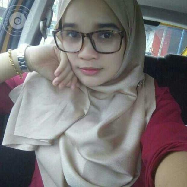 25P Gadis melayu tetek besar