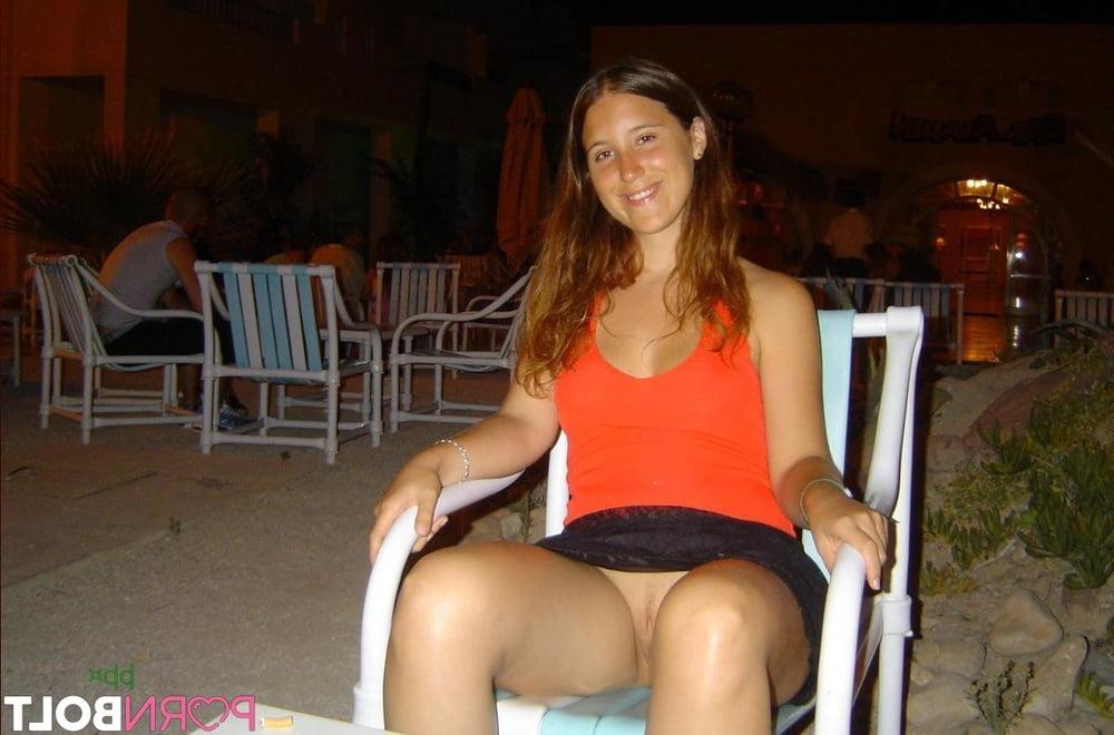 25P Upskirt pics - no panties