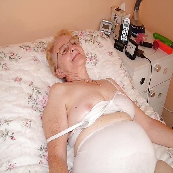 25P Granny Jean is a meaty three-hole-fuckdoll