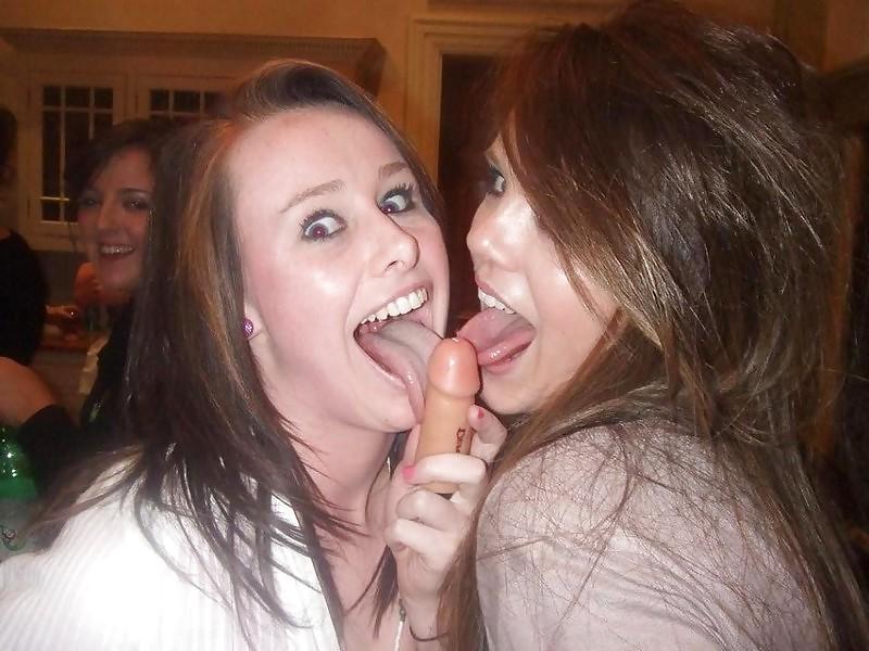 25P Non nude girls