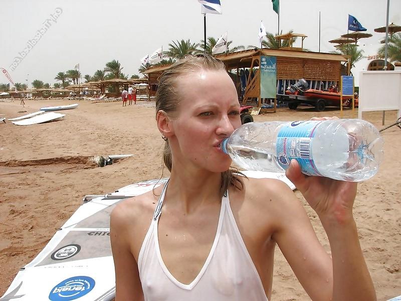 25P Non nude girls