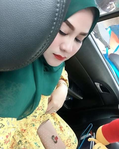 25P Janda melayu tetek besar