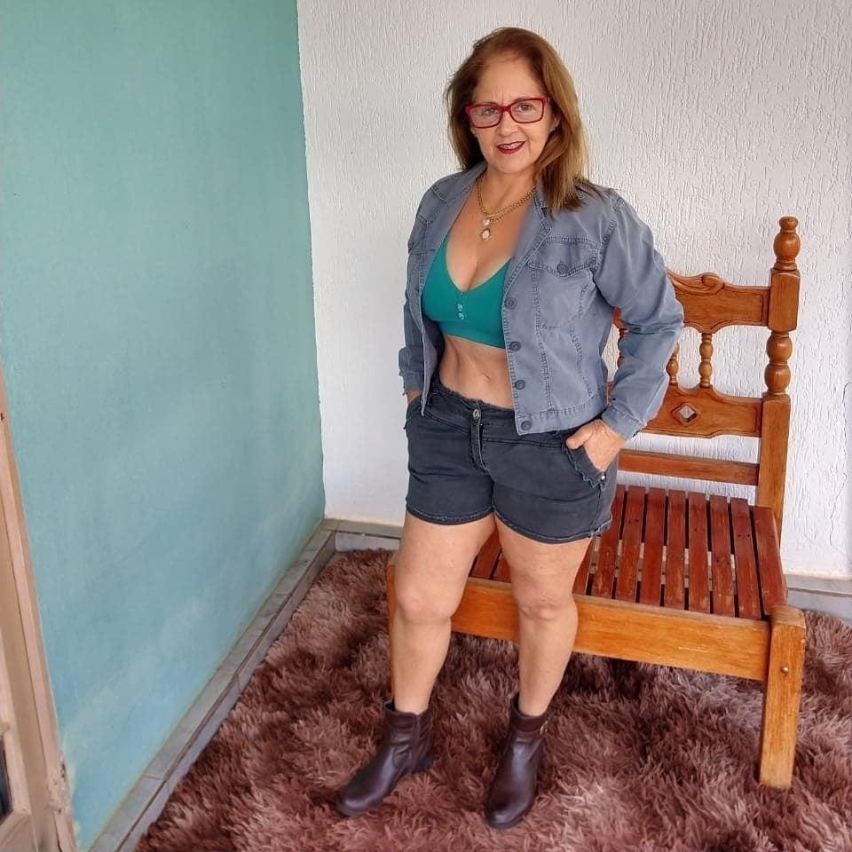 11P Non nude but sexy granny