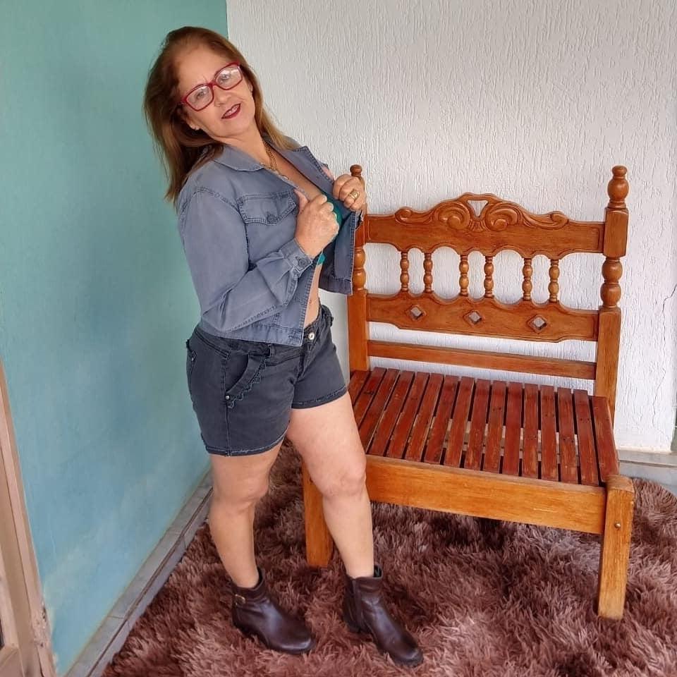 11P Non nude but sexy granny