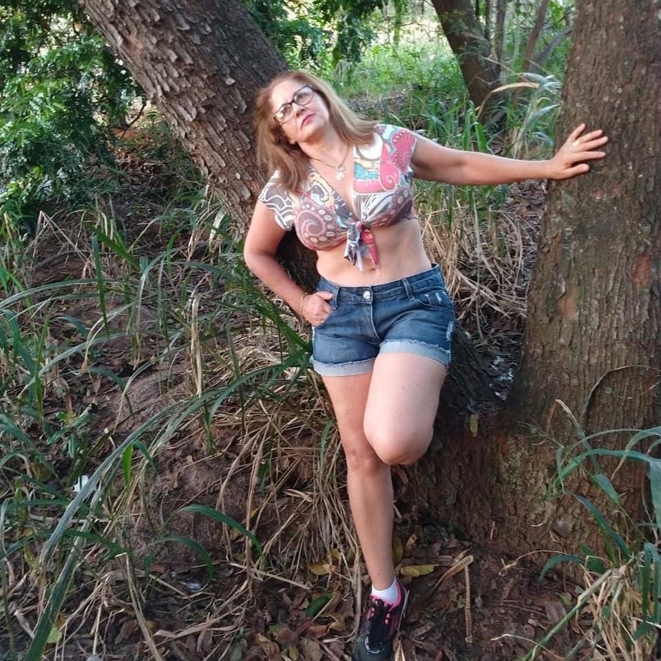 11P Non nude but sexy granny