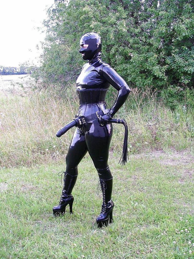 25P Latex Rubber Milf Granny September  issue