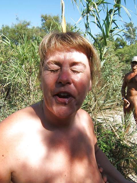25P Public Beach, Public Whore!